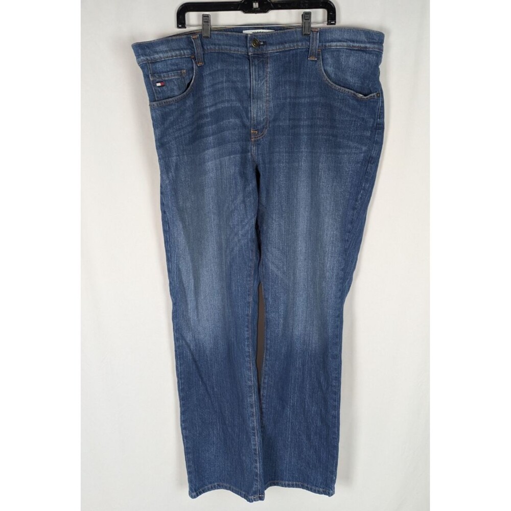 Tommy Hilfiger Jeans 46 x 34 Men's Relaxed Fit Straight Leg Medium Wash Logo